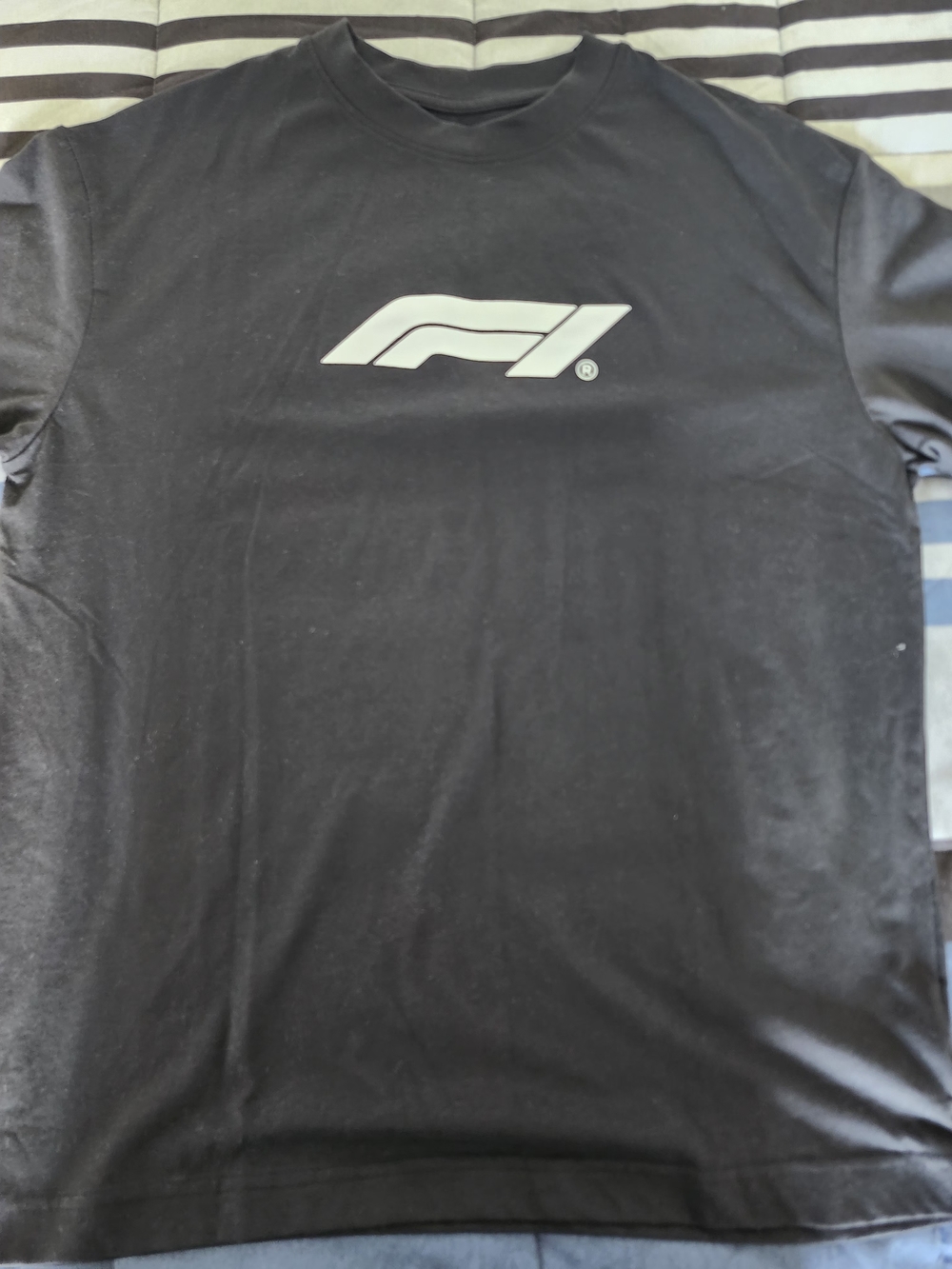 F1 Logo Black Men's Short Sleeve Crewneck Tee